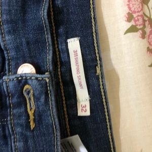 I am relocating so clearing my wardrobe up